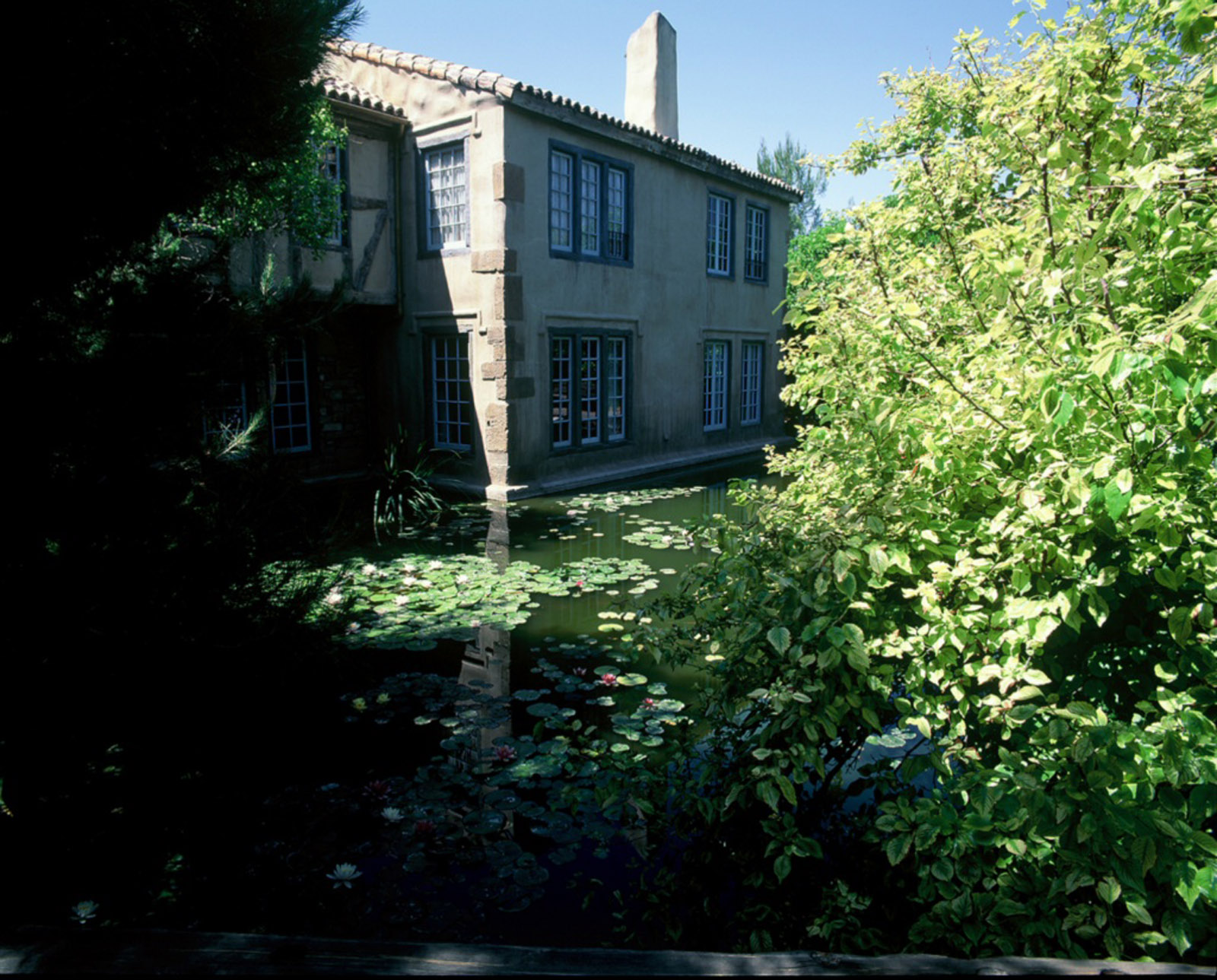 Designer Showhouse 2002 Pond 3